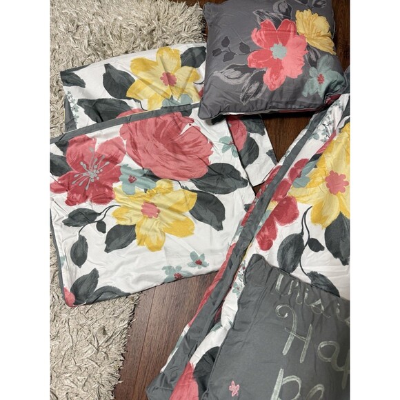 Gwenevere King Comforter Set Floral Multicolor Flower 3 Shams 2 Accent Pillows - Picture 4 of 8